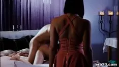 Oynat Solicit üçlüsü - kırmızımsı mavi starkey ve elena koshka