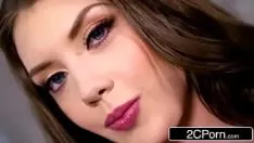 Oynat Uyandırma-robin için gereken tek şey elena koshka'dan biraz havlamak