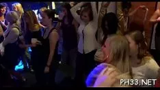 Oynat Sarışın değerli sunucu tek başına kıçından salya sikikleri
