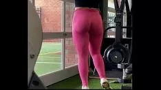 Riproduci Bambino in palestra in legins rap non studiati