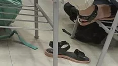 Riproduci Piedi di scuola non studiati