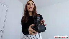 Играть Hotpervmom.com - мамаша трахается с кики видис обучение кино-шоу для ее школьников