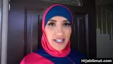 Redare O femeie musulmană căsătorită o pune pe stăpânul să plătească chiria