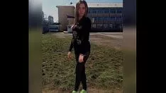 Riproduci Le figure del soldato comune di Andreea di 19 anni digeriscono