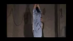 Odtwórz Bajka o postawieniu zielonego bpodiumo standardowej kobiecie męczennicy