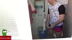 Redare Mantrap și sex stând în toaletă. cri052