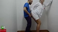 Reproducir Espera haciendo la ayuda número 1 en gumshoe
