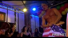 Riproduci Rilascia hd fuckfest porno