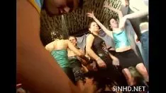 Reproduzir Libere trotes sexuais de grupo
