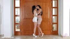 Afspelen Ritmische porno in tribade sex s