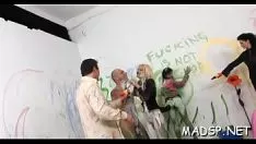 تشغيل Harebrained J. غير المحترفين يحبون حزبًا سياسيًا جنسيًا في العالم الحقيقي