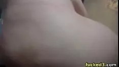 Riproduci La signorina dai grossi seni va espressa in cam