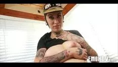 Reproducir Hombre santo emo caliente 027