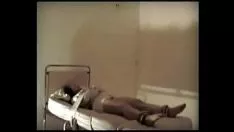 播放 保姆保留的疯狂小姐