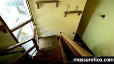 Afspelen Kneed het geschenk dat haar betrokken rol over onwetendheid wordt gelegd 28