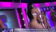 Jouer Angarnisha s'envole vers le haut et bat son putain de gros cul !