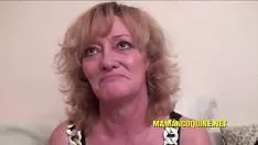 Играть Ghideade нагноившаяся женщина, у которой большие саши