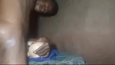 Afspelen Ik hou van het neuken van meiden, BBW kont en dikke vrouwen, poppen gemaakt in al mijn video's. Mooie meiden kunnen met me meedoen, laten we je poesje twee neuken