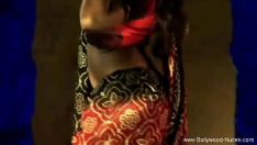 Play The sacred sensual beauty from asia