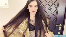 Abspielen Atemberaubende luxus-escort bekommt einen gewaltigen cumshot auf ihre gucci-stiefel – lisa takami