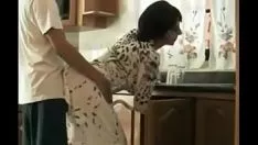 播放 我们在真正热乎乎的羊毛收集中羽化这片土地