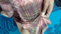 Putar Hot Indian Bhabi Desi Chut Chudai: Video porno gratis dengan ayam besar India