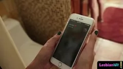 Играть Чувственные сапфические девушки-лесбиянки трутся кисками круглыми пинетками и эротическим экшеном с подружкой