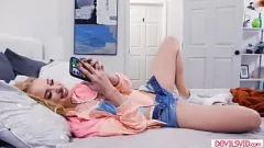 চালান নিষেধ লালসা: সৎ কন্যার লোমশ ভগ এবং টাইট গাধা হার্ডকোর বেডরুম সেক্সে বয়স্ক ব্যক্তি দ্বারা অন্বেষণ