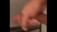 Riproduci Gumshoe si masturba da solo nella lattina
