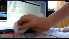Odtwórz Dorosły instruktor prowadzi swojego kotka do osób uczonych camsmissy.pro