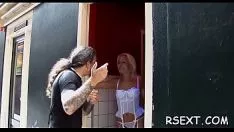تشغيل بنات جميلة مارس الجنس بشدة